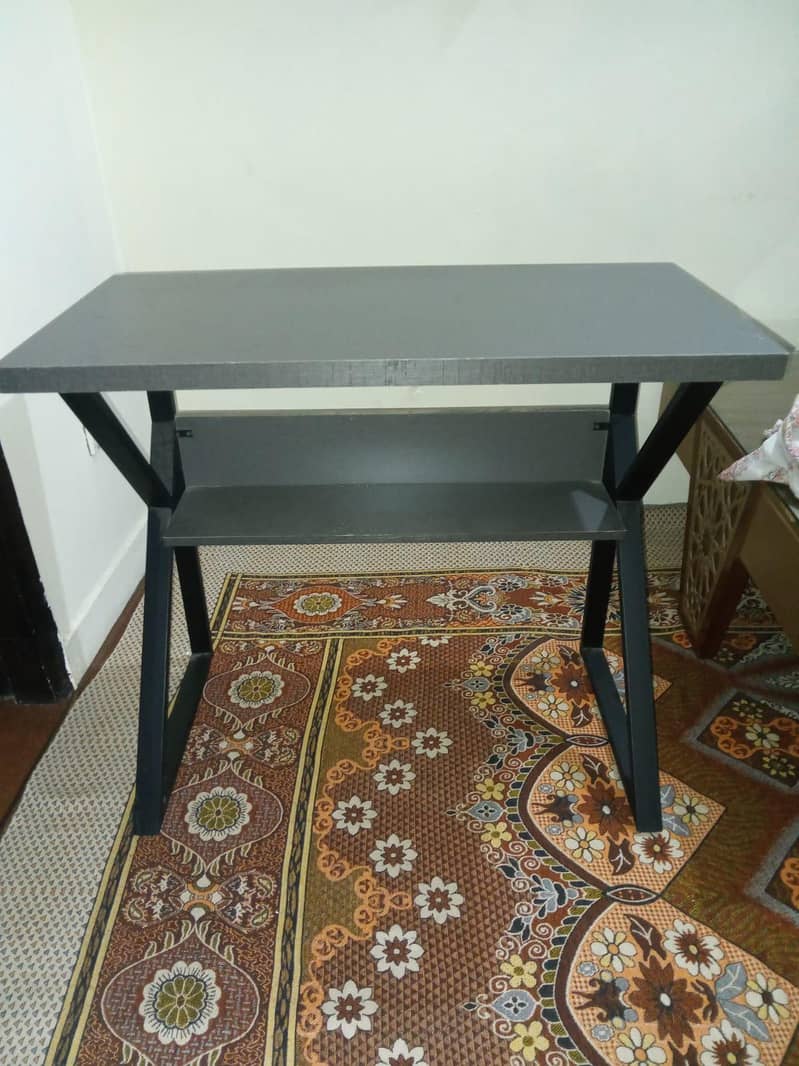 Pc table , For 1 complete pc setup. table 0