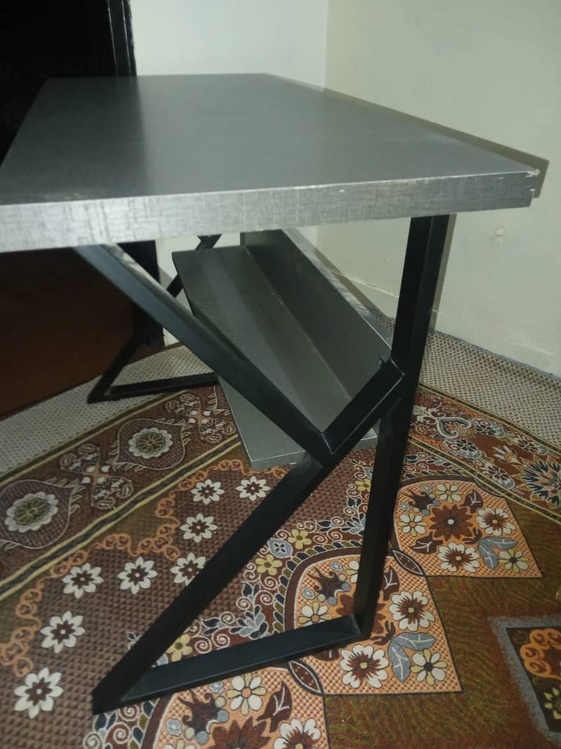 Pc table , For 1 complete pc setup. table 1