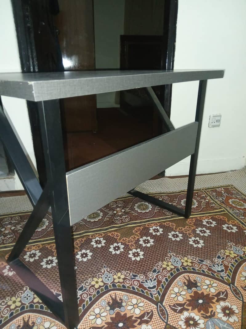 Pc table , For 1 complete pc setup. table 2