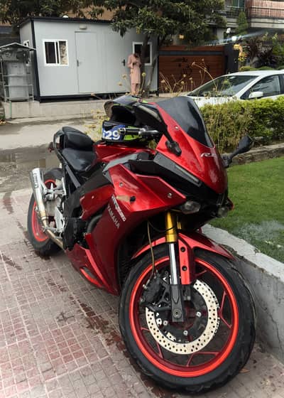 Yamaha R1M