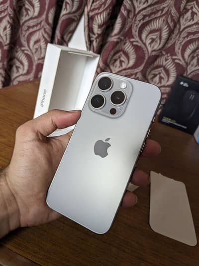 Apple iPhone 15 Pro 256GB - Natural Titanium (Non-PTA)