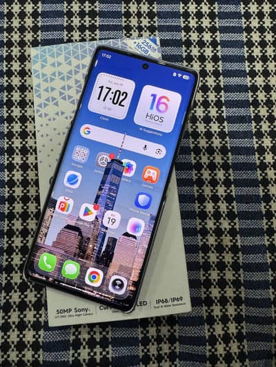 Tecno CAMON 40 Pro