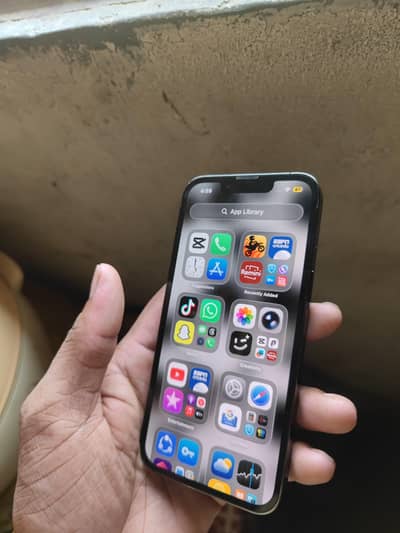 Apple iPhone 13