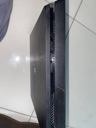Ps4 slim 500 gb with 1 original controllers and original box
