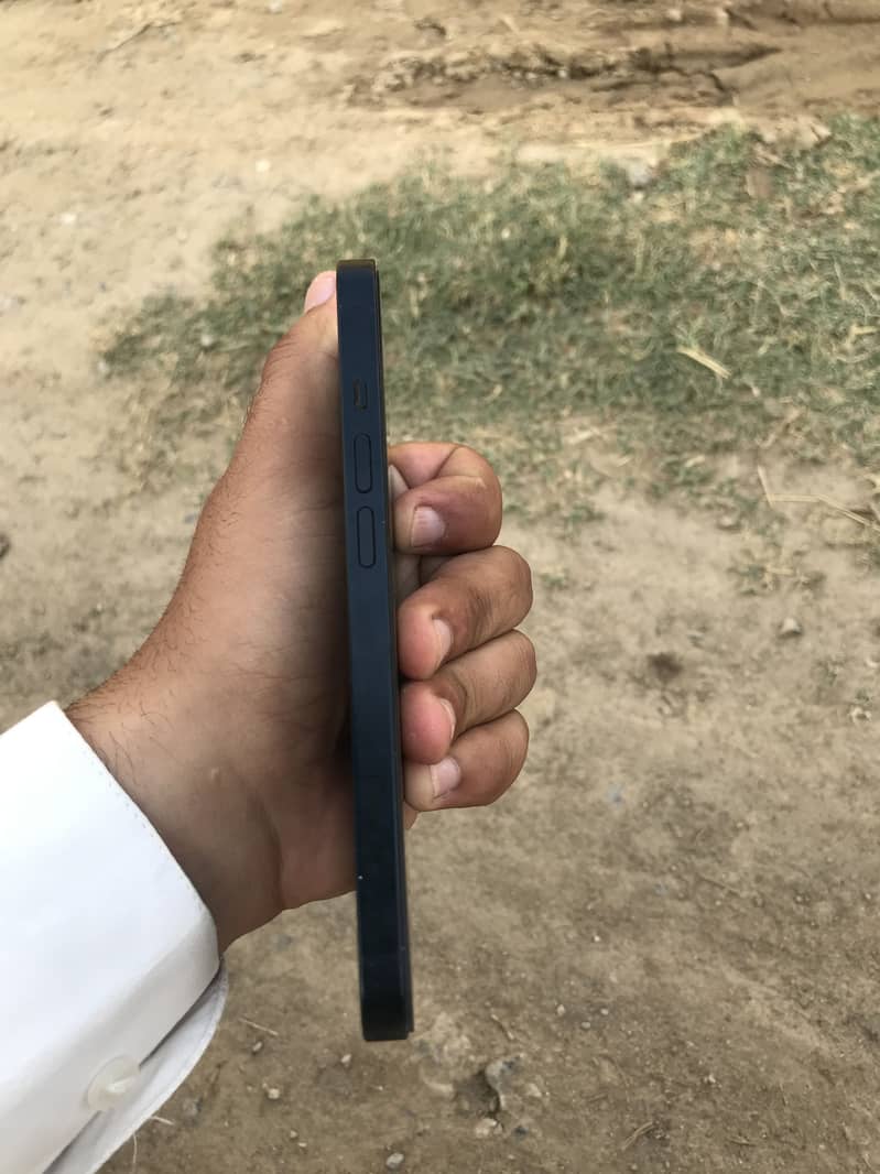 iPhone 13 sample 2