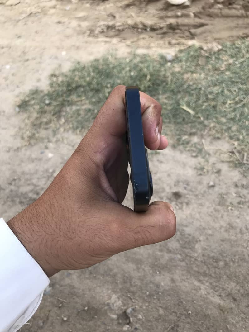 iPhone 13 sample 3