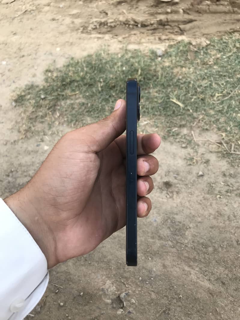 iPhone 13 sample 4