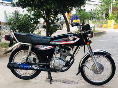 Honda CG-125 (Model 2015) Genuine Condition