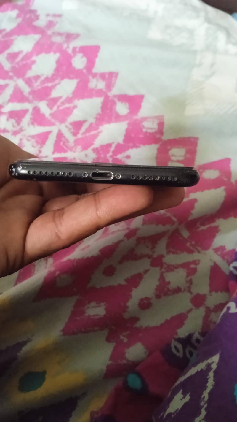 Apple iPhone 7 Plus 2