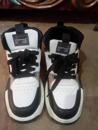 boys shows having strong comfort  not used. . . size 42