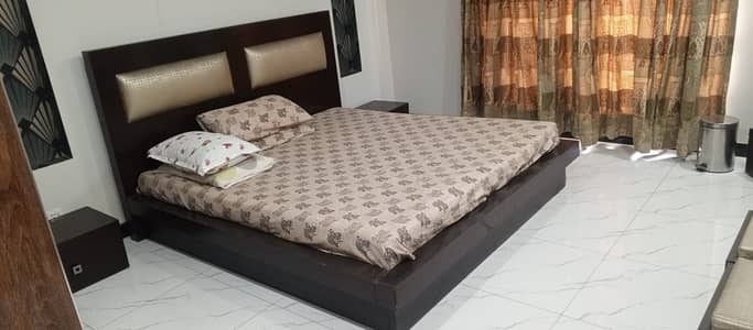 Bed With Matteres ,2 Side Table ,Dressing And 2 Matching Chairs