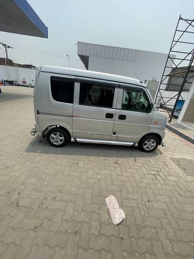 Suzuki Every 2011