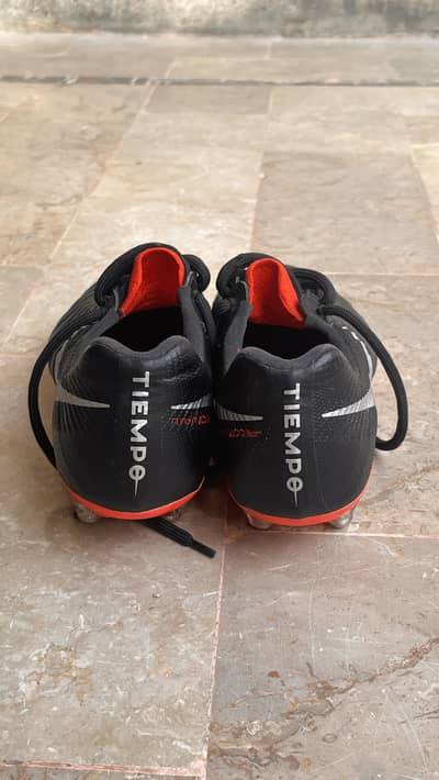 Nike Tiempo