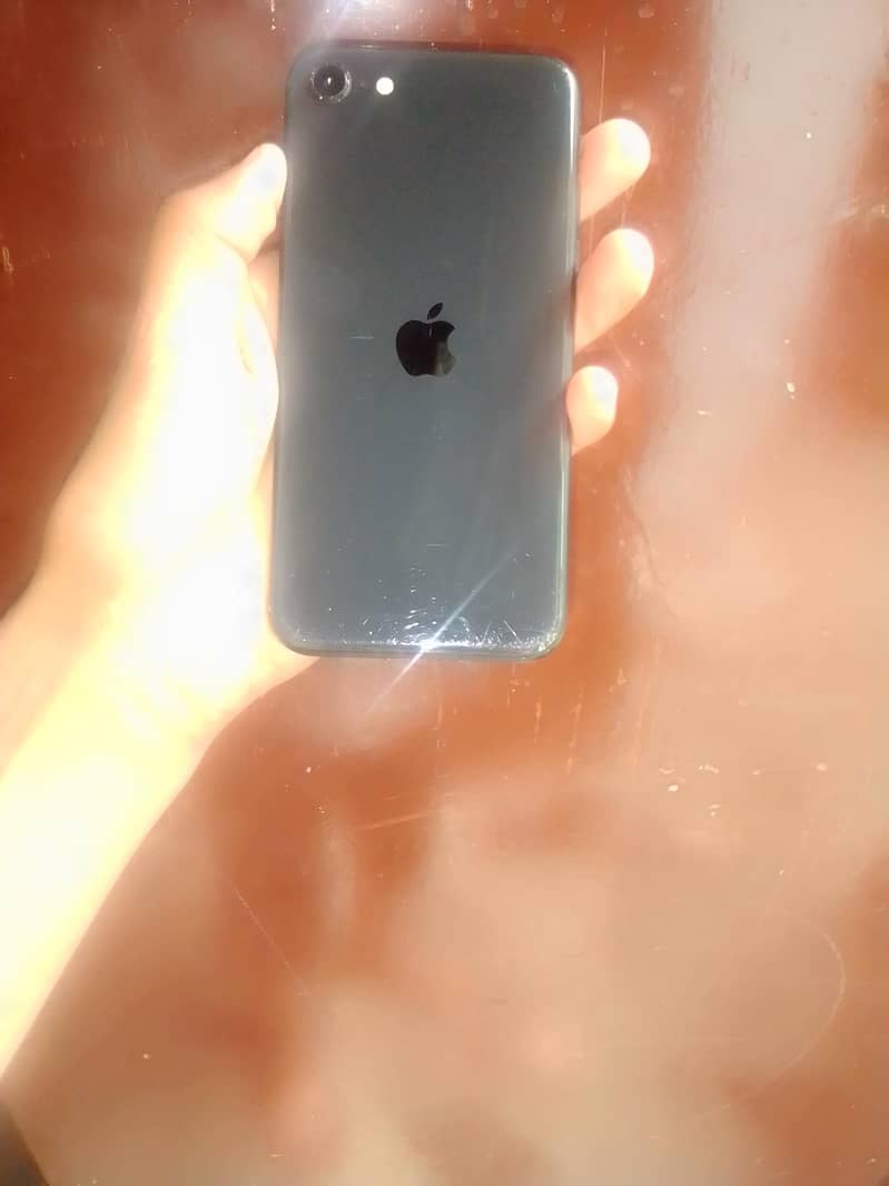 iPhone SE 2 3