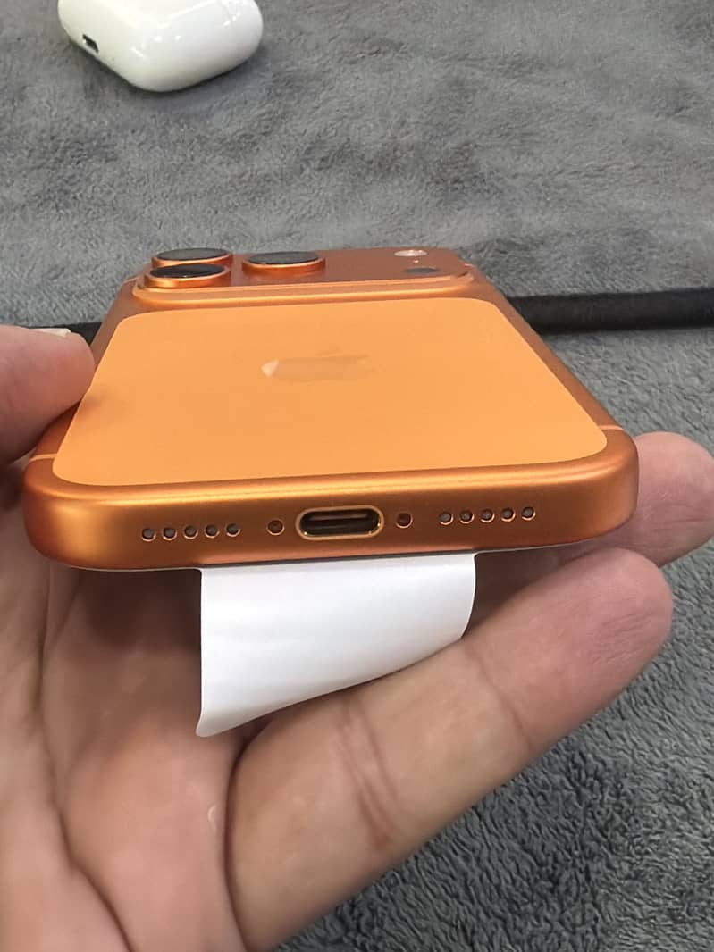 iPhone 17 Pro 4