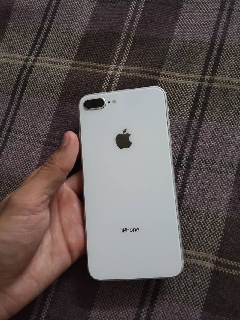 Apple iPhone 8 Plus 0