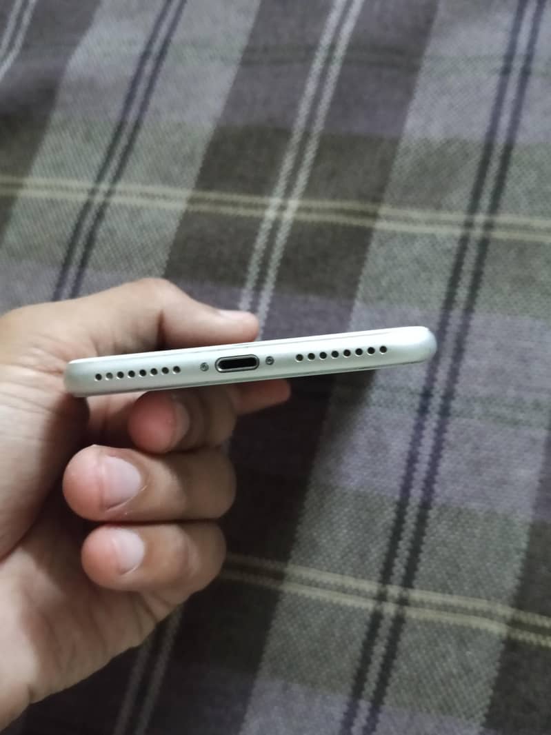 Apple iPhone 8 Plus 2