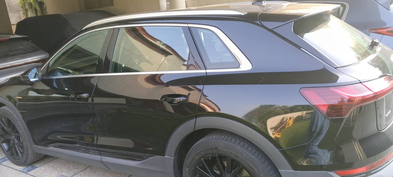 Audi E-Tron 2022 7