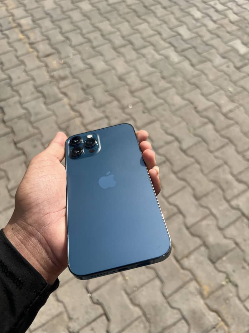 iPhone 12 Pro Max 0