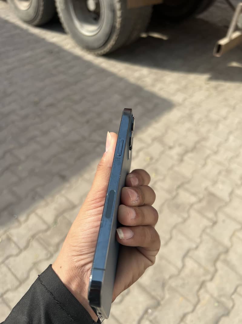 iPhone 12 Pro Max 2