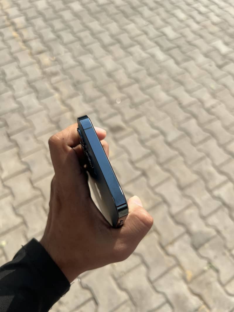 iPhone 12 Pro Max 3