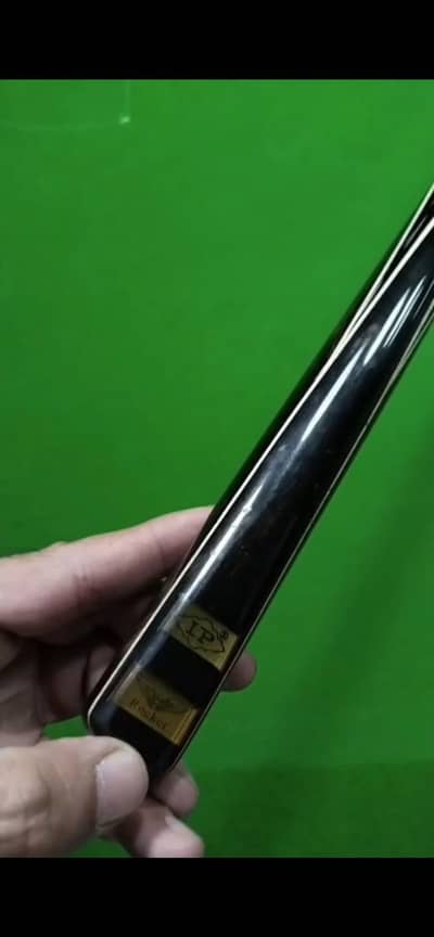 LP rocket cue with silver box