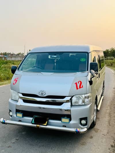 Toyota Hiace 2015