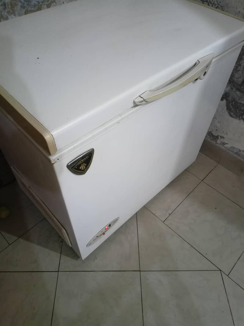 waves deep freezer 4
