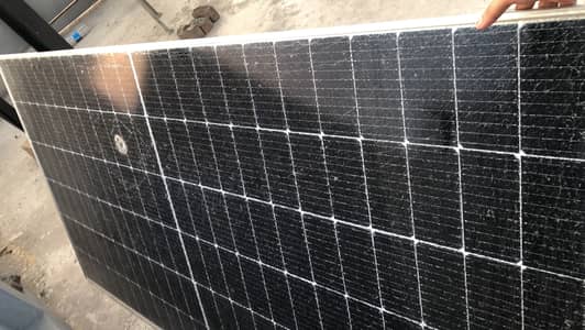 Demage solar plate