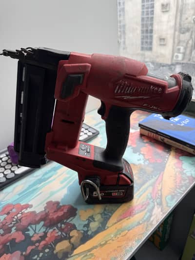 Milwaukee cordless nail gun 18 gauge