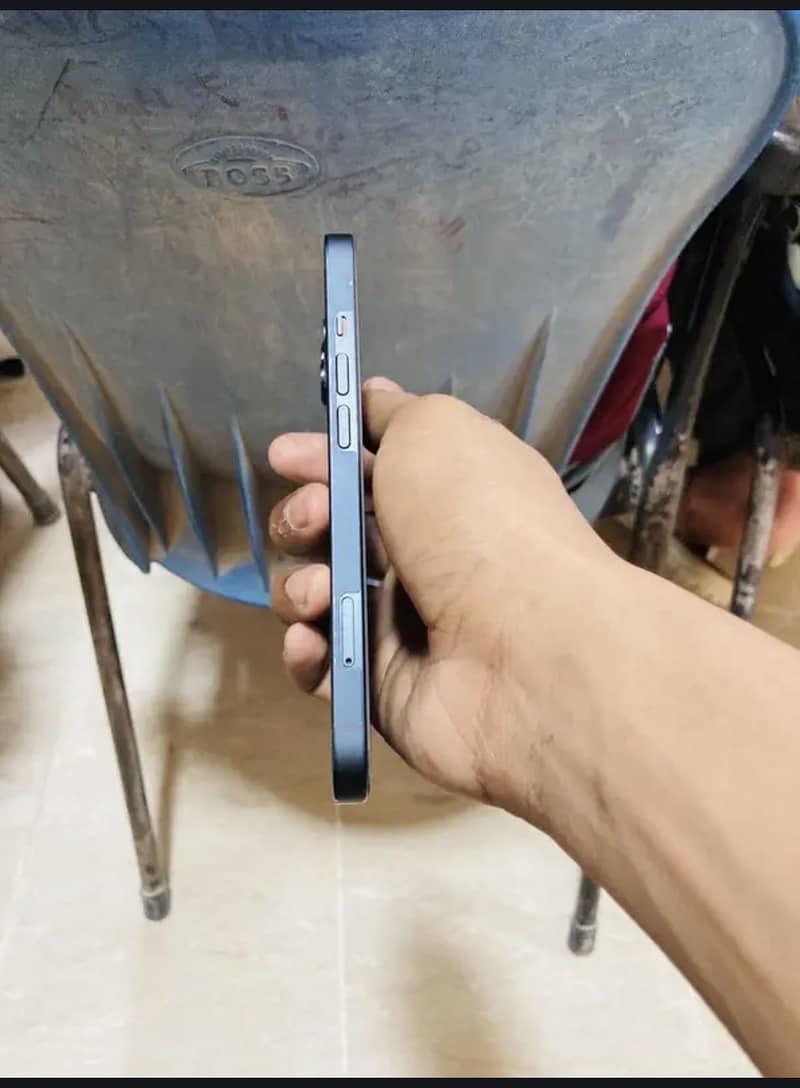 Apple iPhone 13 3