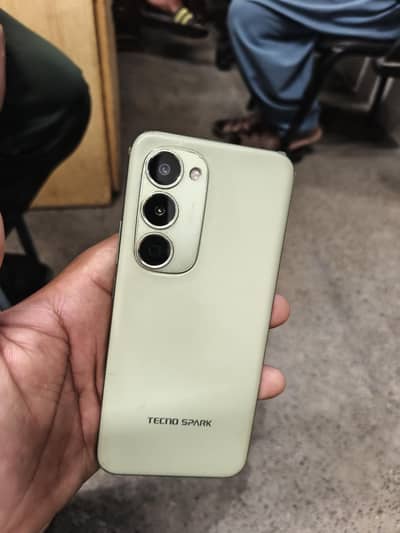 Tecno spark 40 pro plus