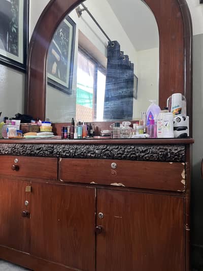 Dressing table