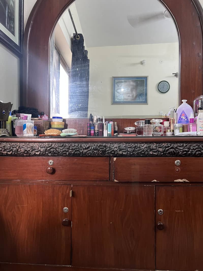 Dressing table 1