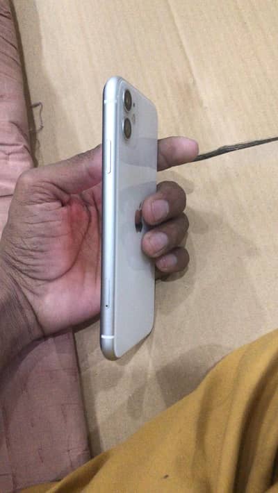 Apple iPhone 11