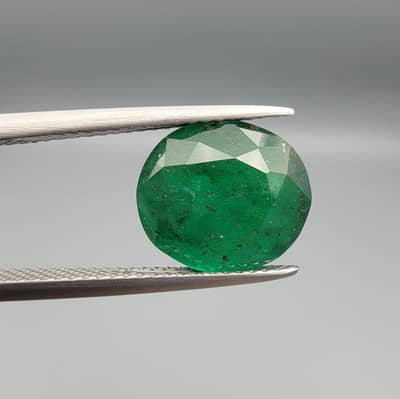 Natural Emerald (Panna/Zamrud) - Weight 4.45 Carat - Origin Swat