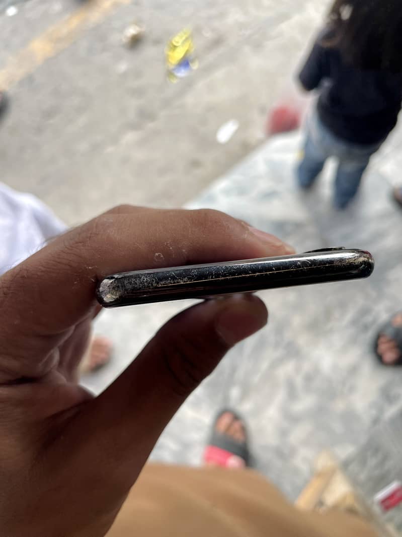 Apple iPhone X 5