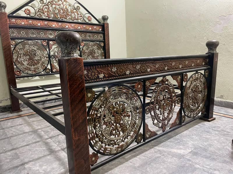 Bed set ,Dressing table ,side tables 2