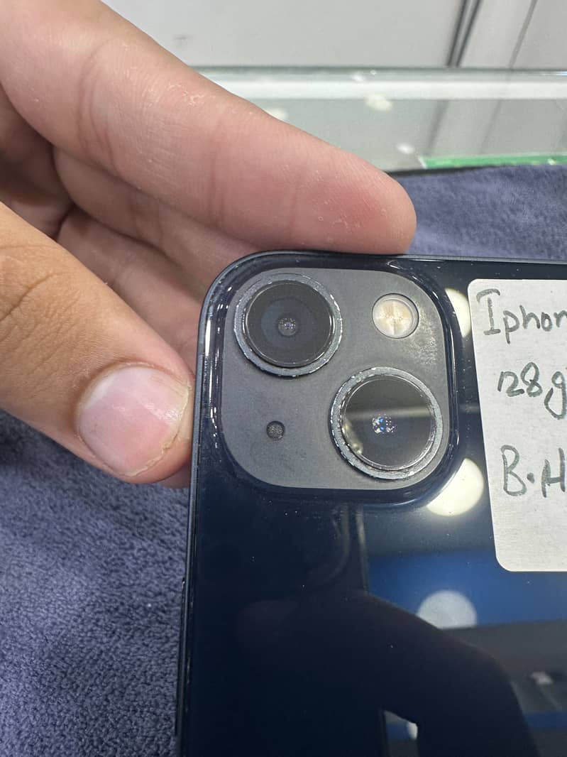 iPhone 13 4