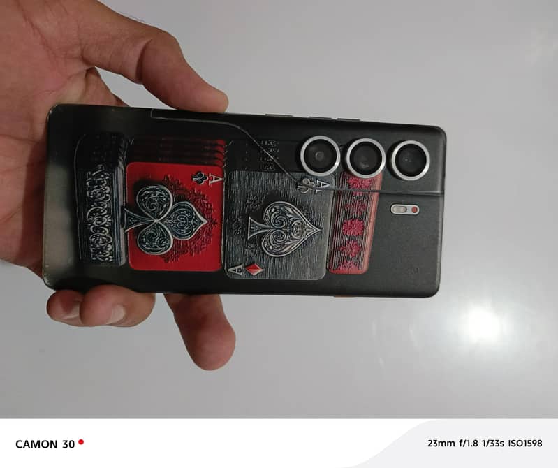 Tecno Camon 40 pro 4