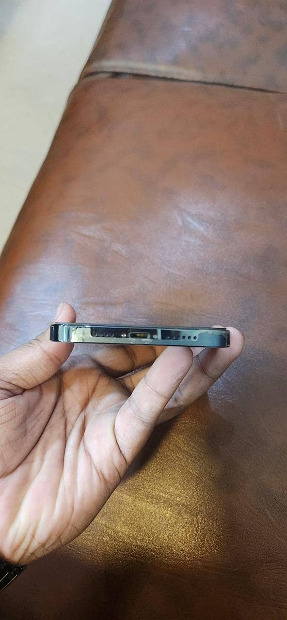 IPHONE 12 PRO MAX 4