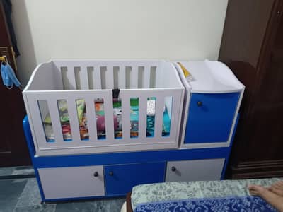 baby cot