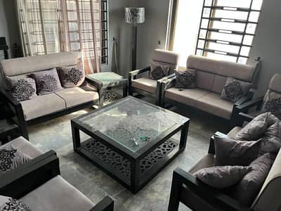 10 seater sofa Set with centre table and side tables (x2)
