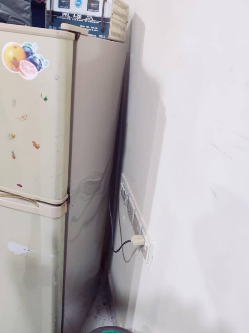 Medium Refrigerator 1