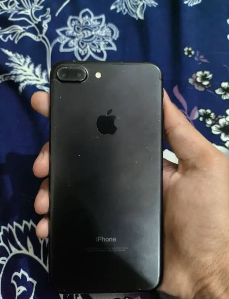 Apple iPhone 7 Plus 1