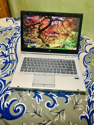 HP i5 3rd gen 4gb ram 320gb storage all ok working