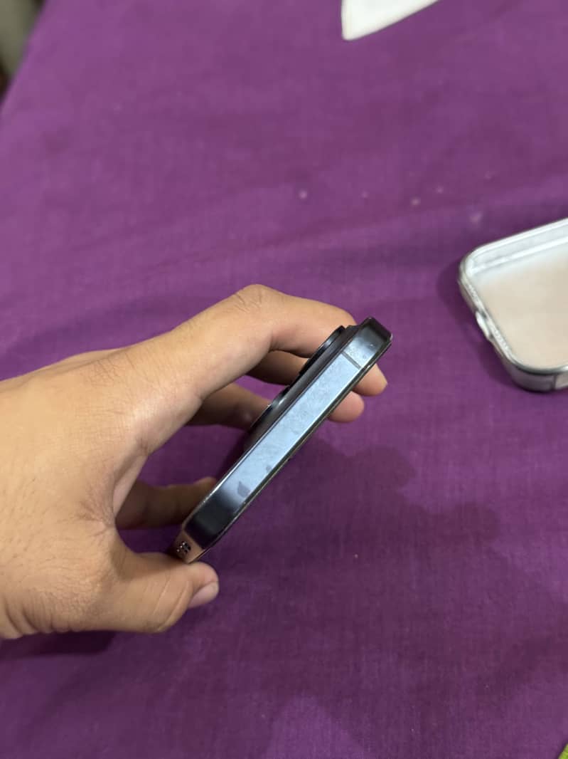 Apple iPhone 15 Pro 2