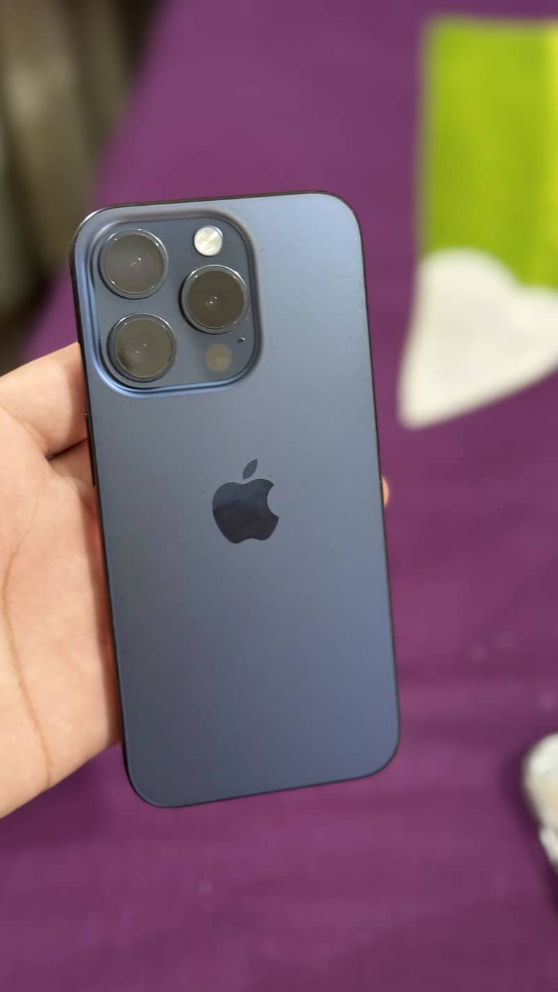 Apple iPhone 15 Pro 3