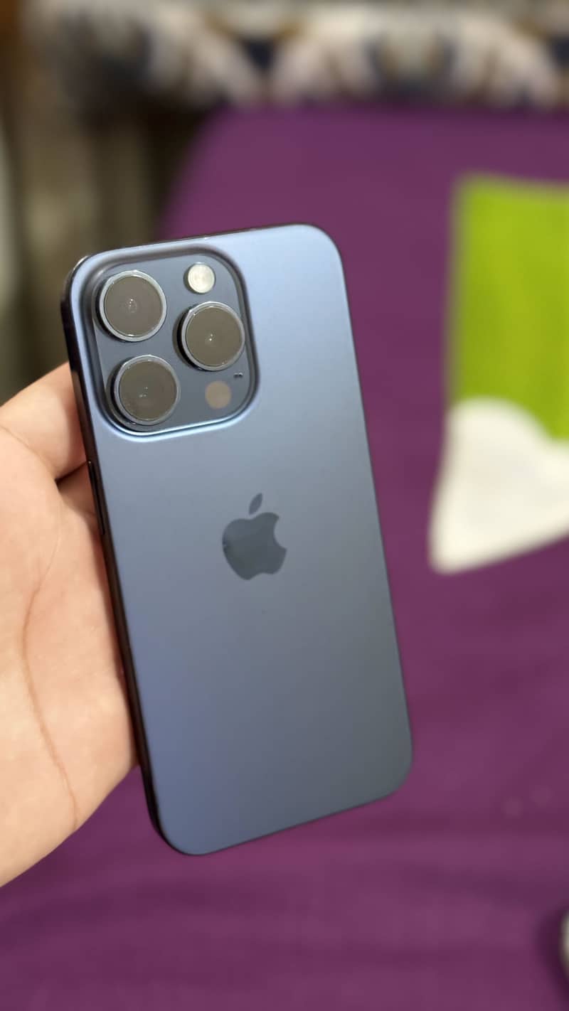 Apple iPhone 15 Pro 6