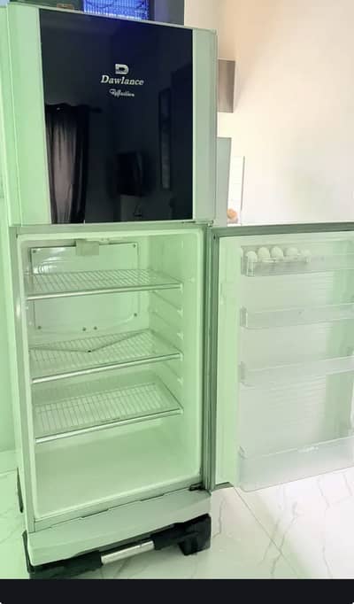 Two door fridge dawlance